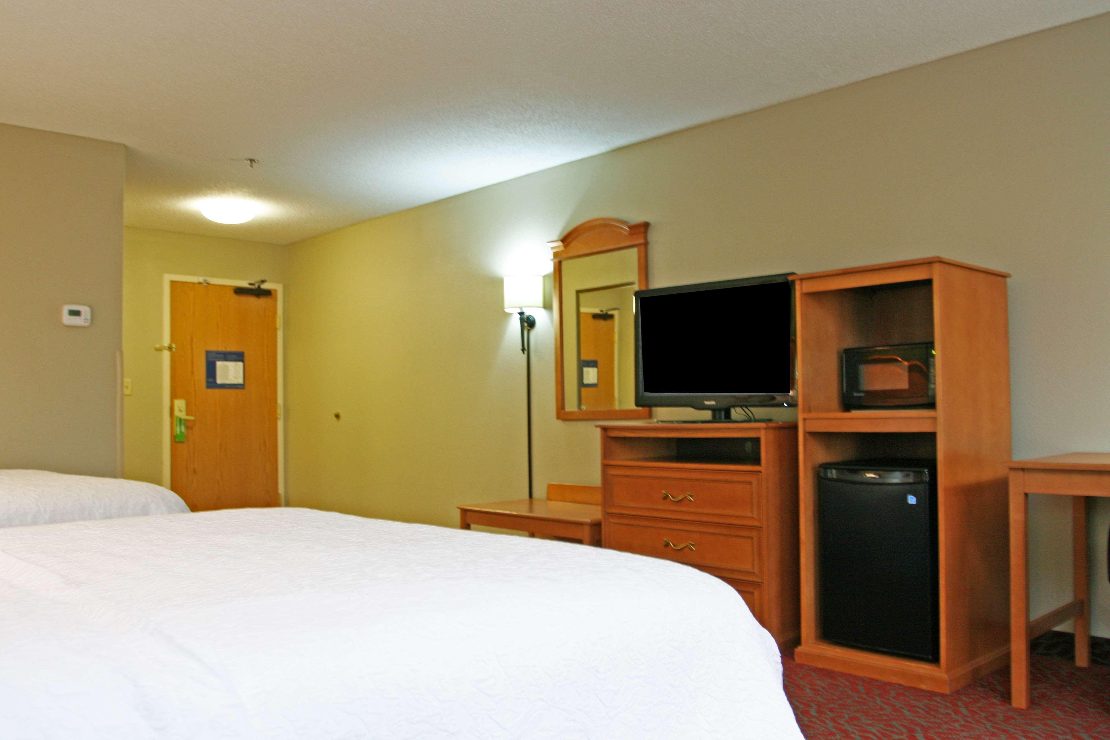 Hampton Inn Norfolk Exterior photo