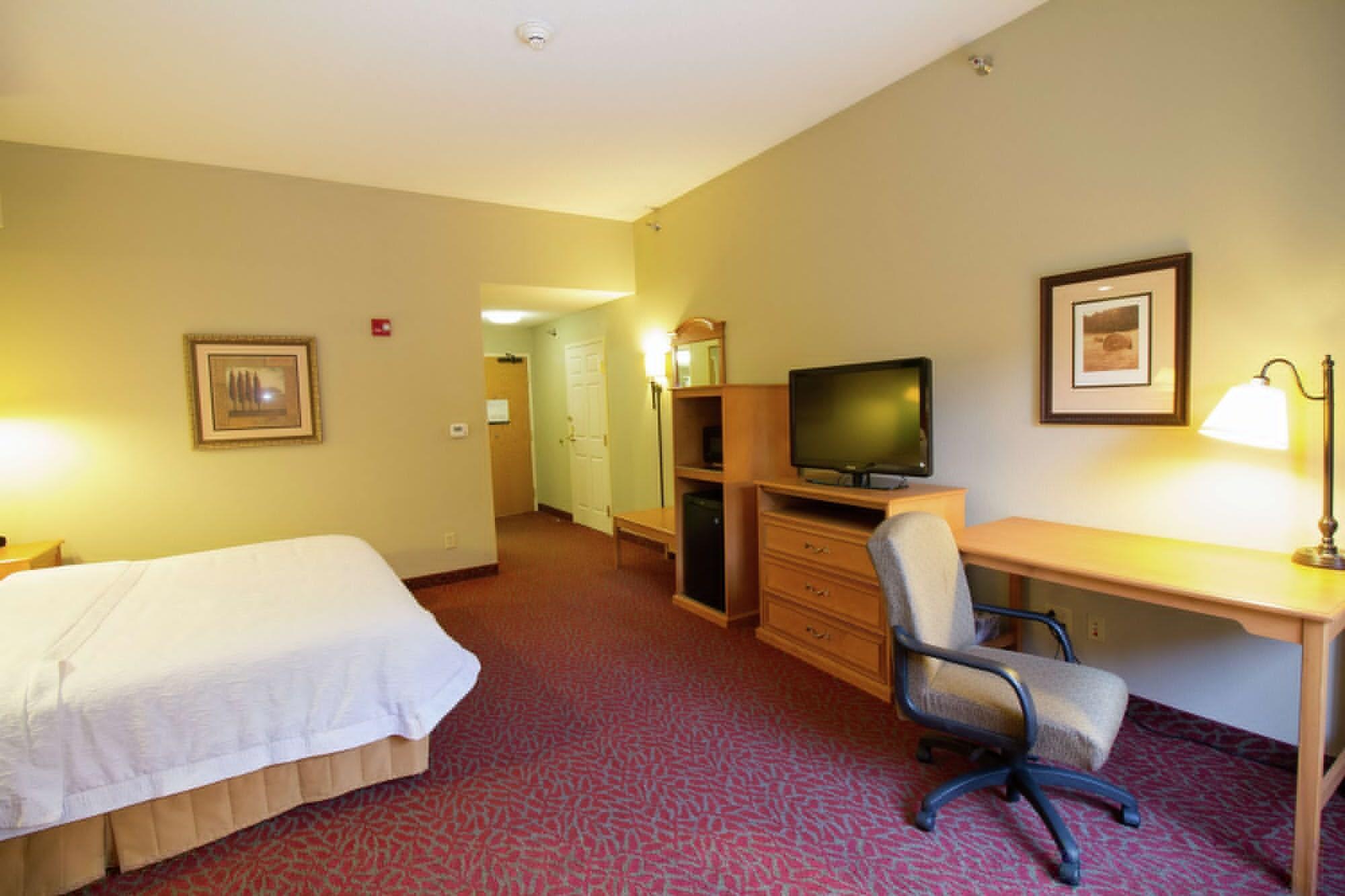 Hampton Inn Norfolk Exterior photo