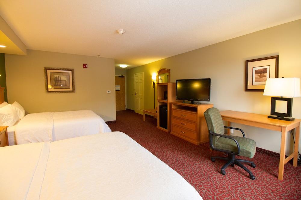 Hampton Inn Norfolk Exterior photo