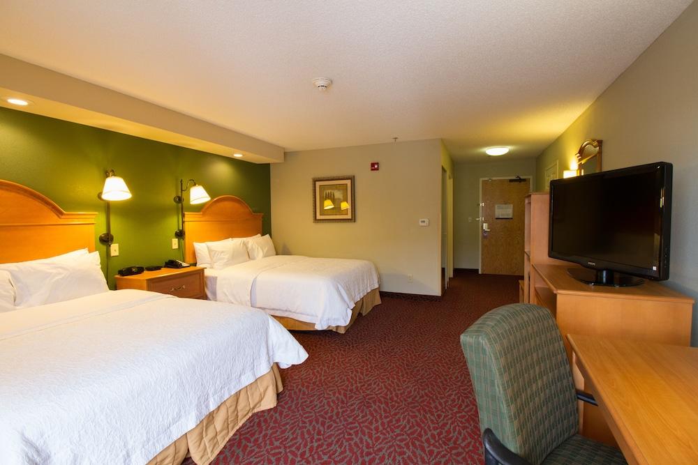 Hampton Inn Norfolk Exterior photo
