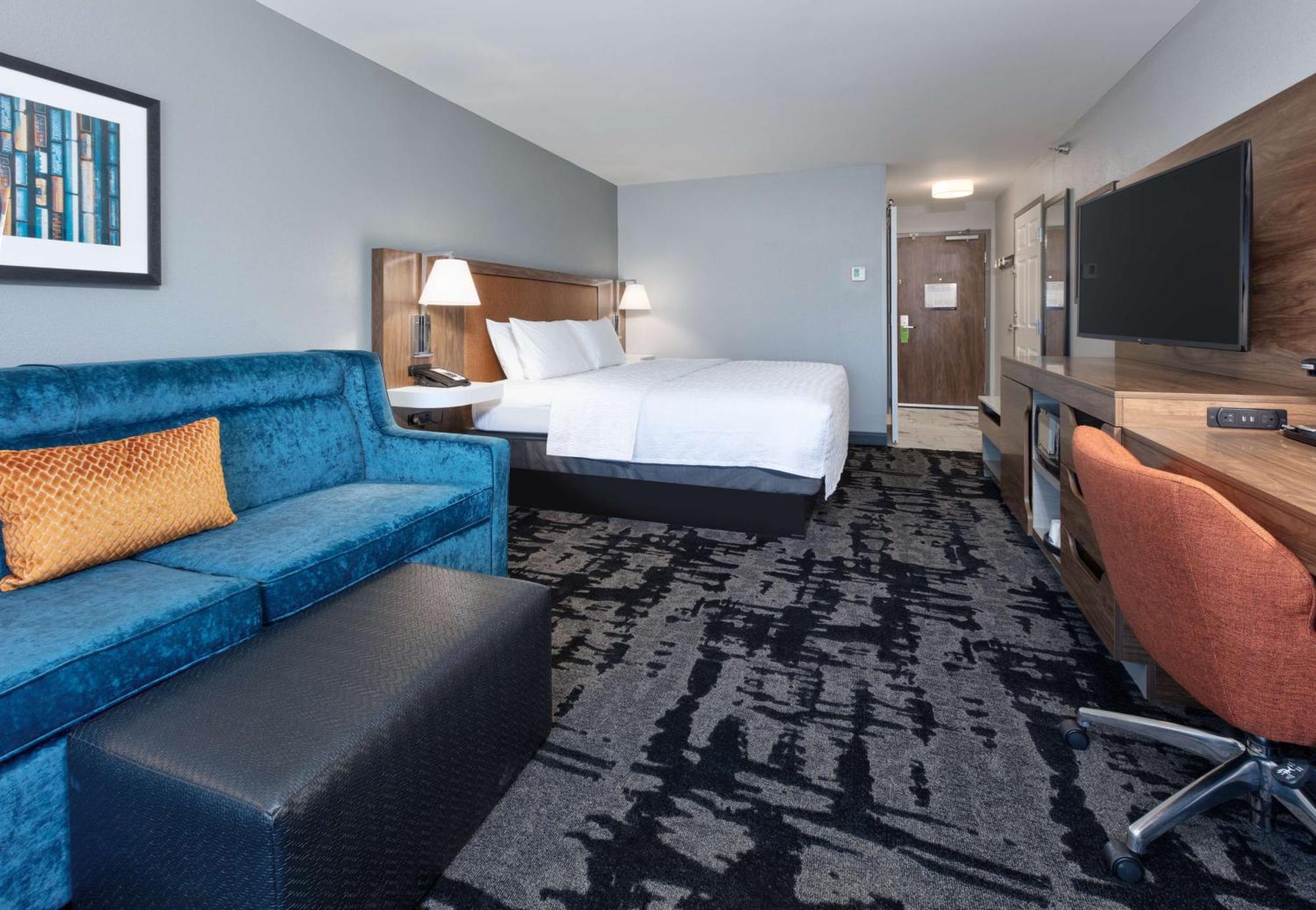 Hampton Inn Norfolk Exterior photo