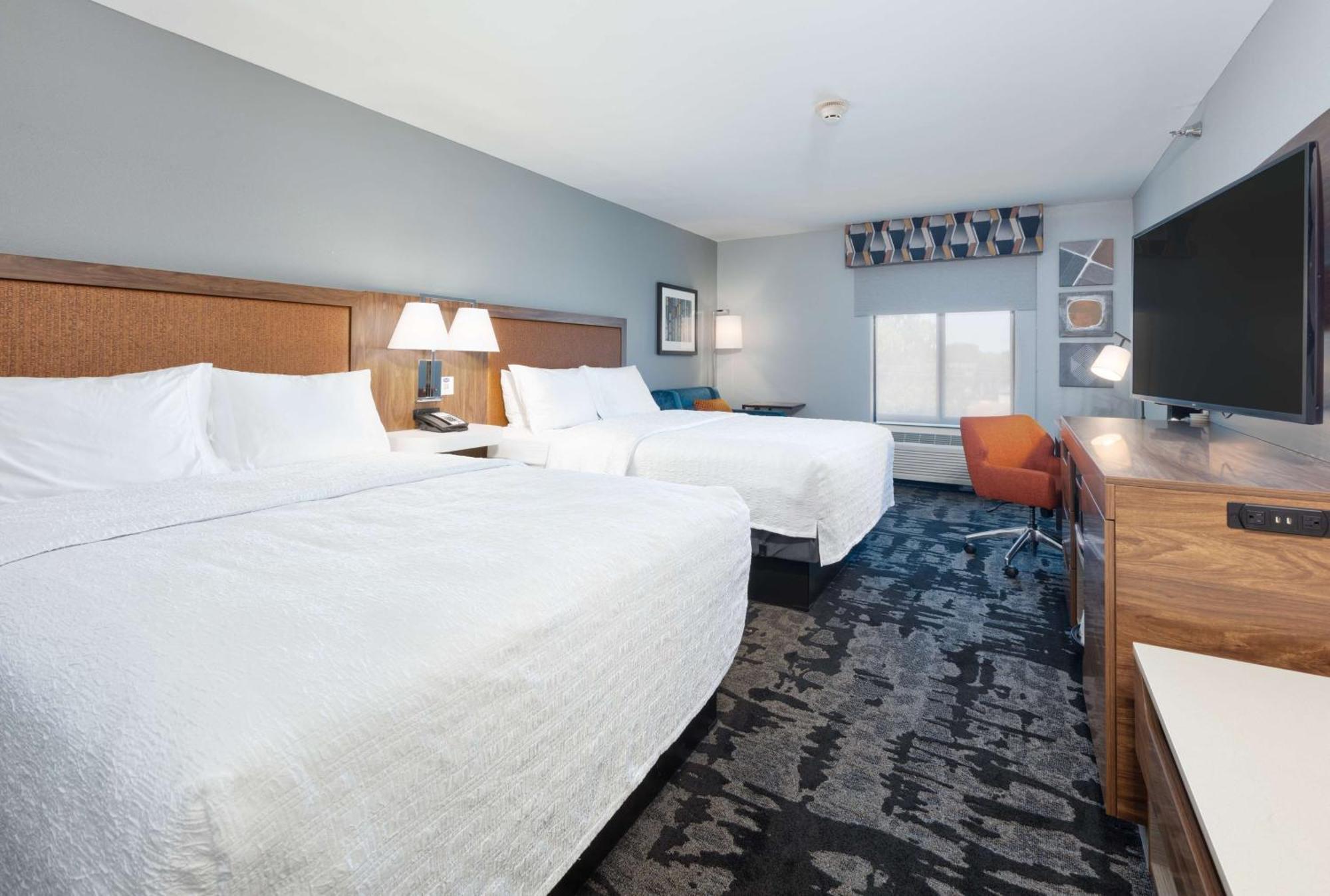Hampton Inn Norfolk Exterior photo